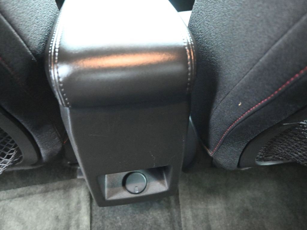 Used 2017 Chevrolet Equinox LT w/ Convenience Package image 18