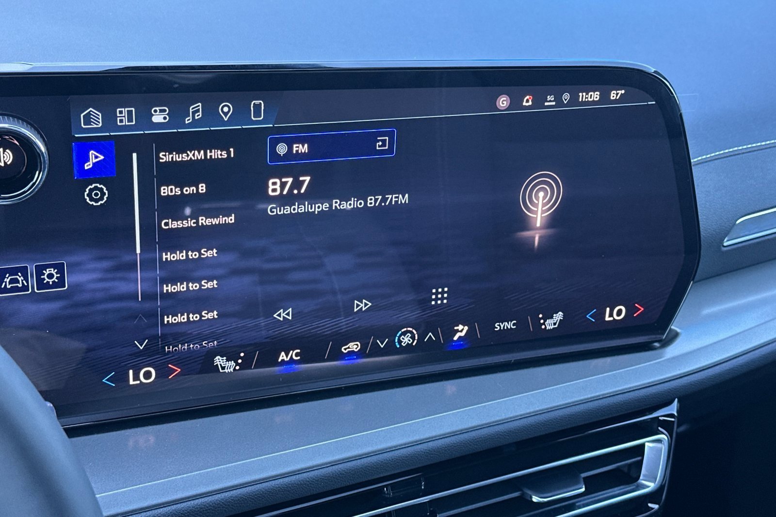 New 2026 Chevrolet Traverse LT w/ Sun and Wheel Package image 19