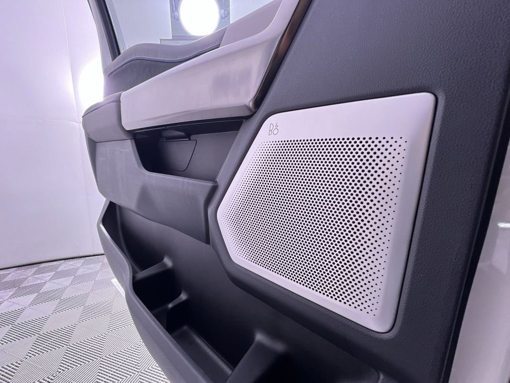 New 2026 Ford F250 Platinum w/ Tremor Off-Road Package image 13