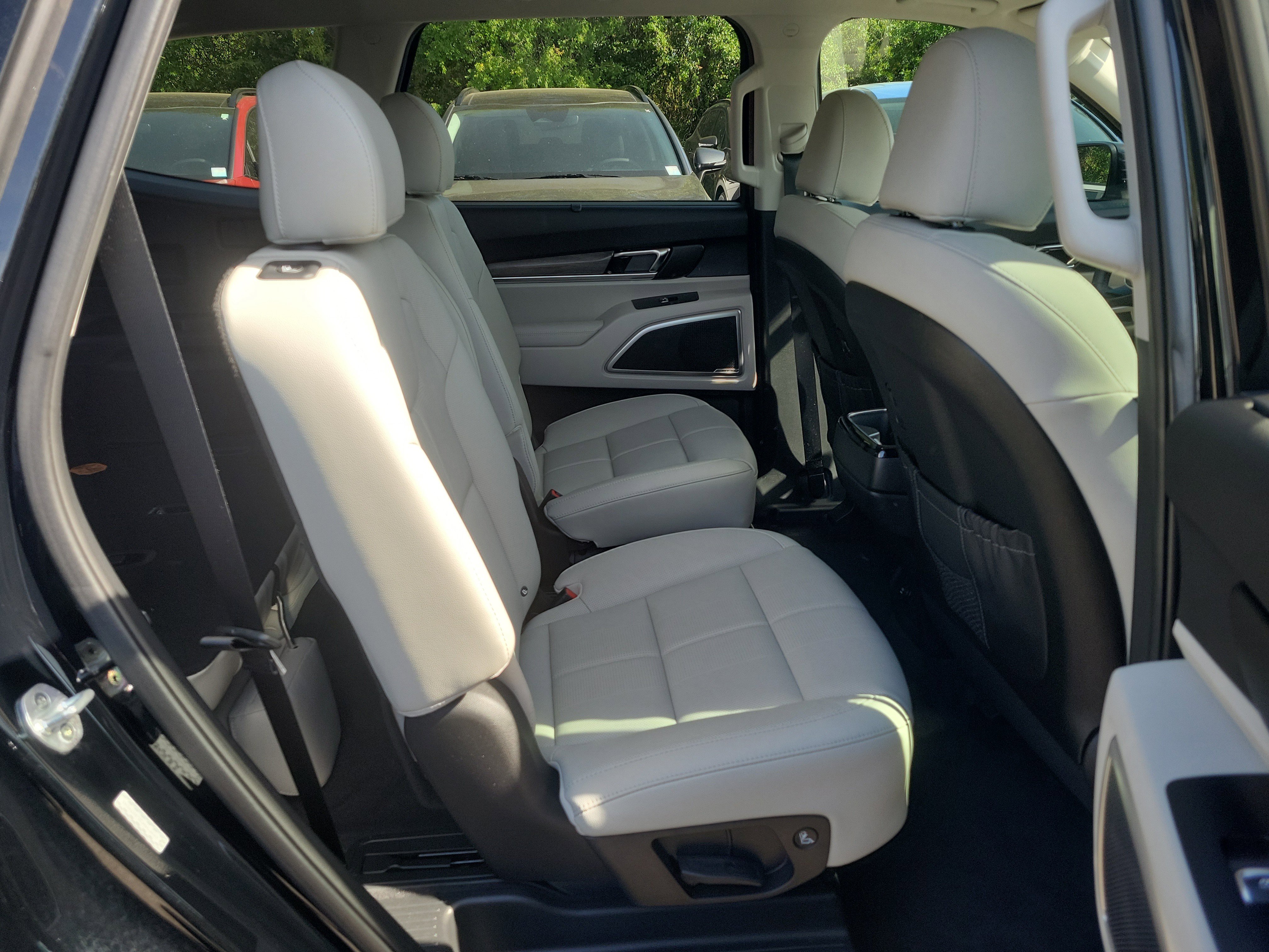 Used 2020 Kia Telluride EX w/ EX Premium Package image 12