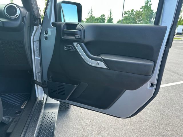 Used 2016 Jeep Wrangler Unlimited Sahara AWD/4WD image 20