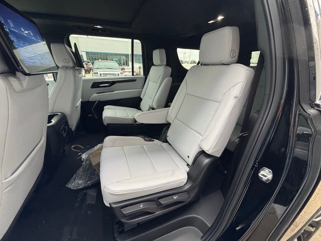 New 2026 Chevrolet Suburban Premier image 9