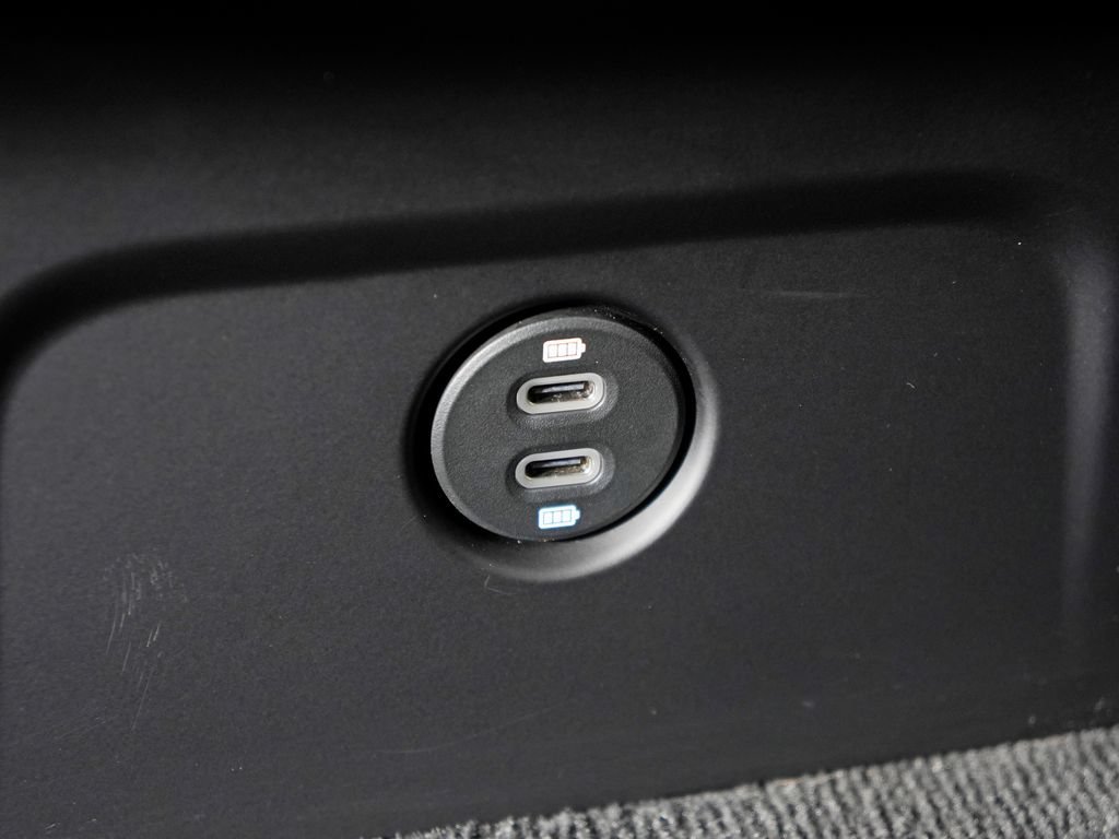 Certified 2023 Porsche Macan Turbo AWD/4WD image 41
