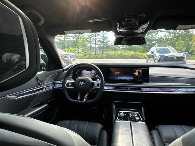 Used 2025 BMW 740i xDrive AWD/4WD image 79