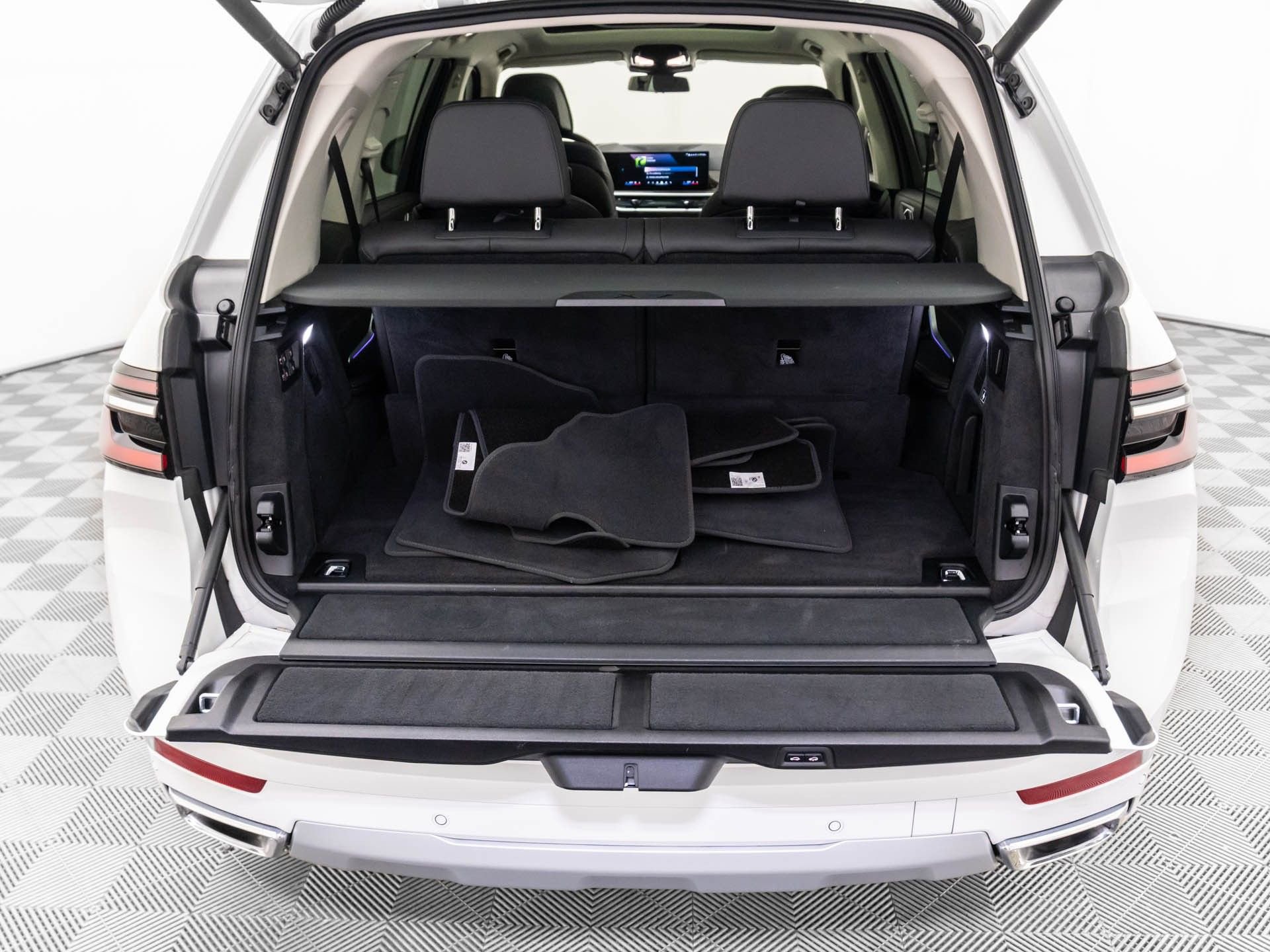 Used 2025 BMW X7 xDrive40i image 33