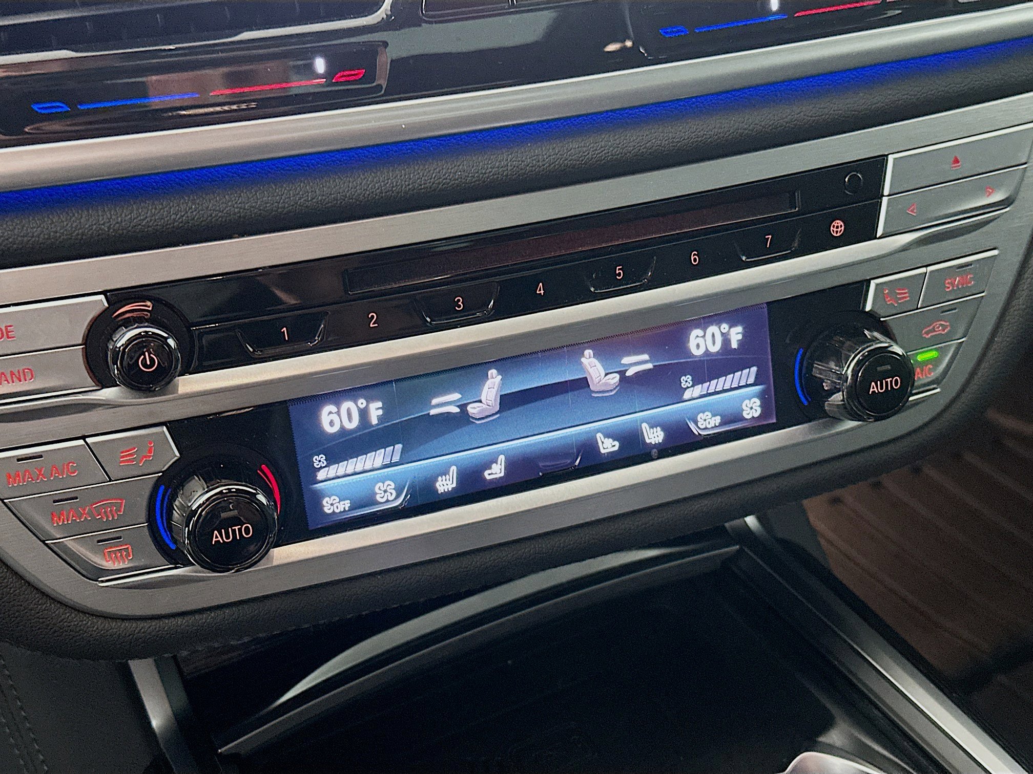 Used 2020 BMW 750i xDrive w/ Executive Package image 24