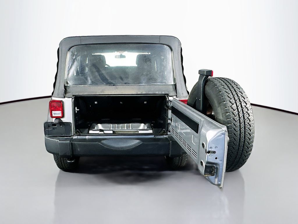 Used 2015 Jeep Wrangler Unlimited Sport w/ Connectivity Group image 27