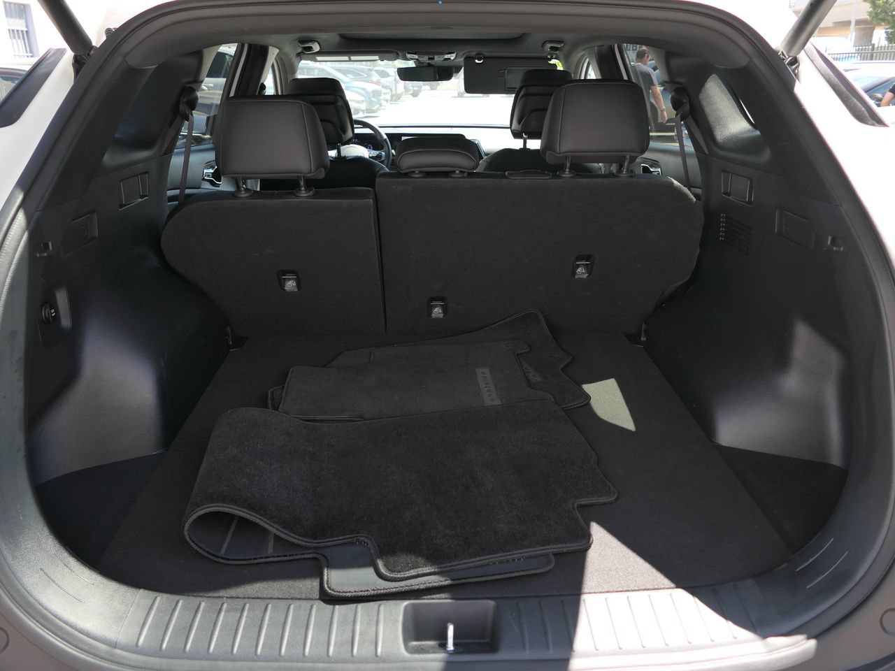 Used 2025 Kia Sportage X-Line AWD/4WD image 22