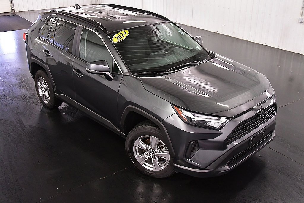 Used 2024 Toyota RAV4 XLE image 12