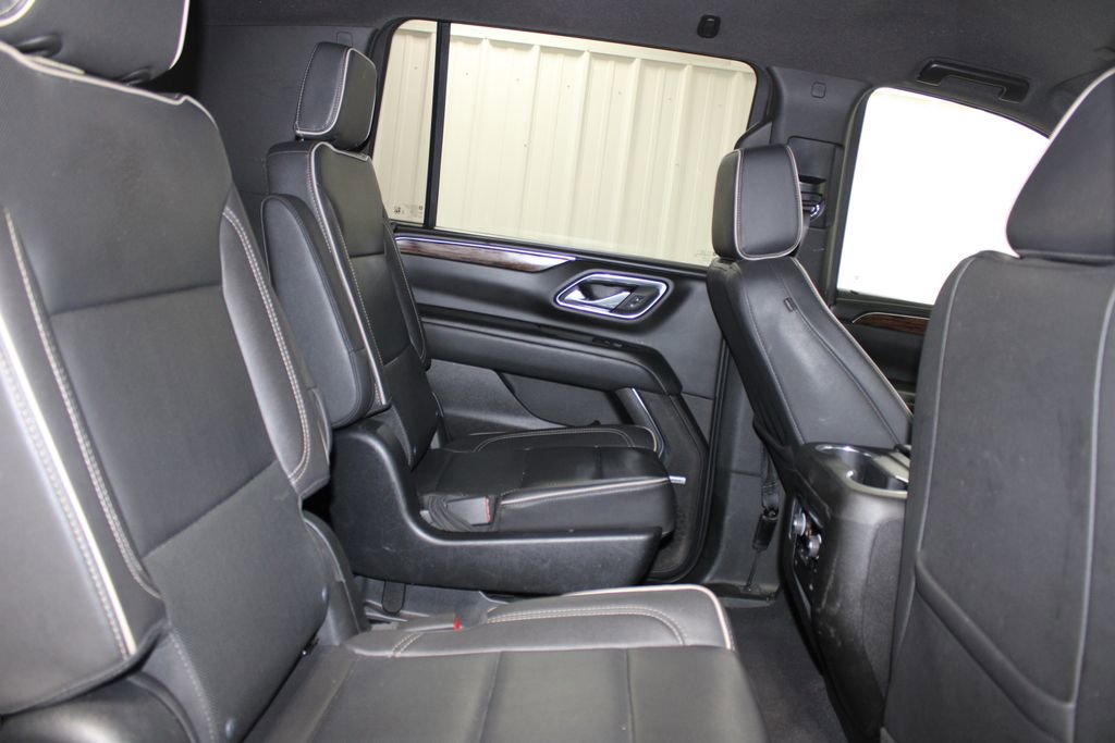 Used 2023 Chevrolet Suburban Premier image 26