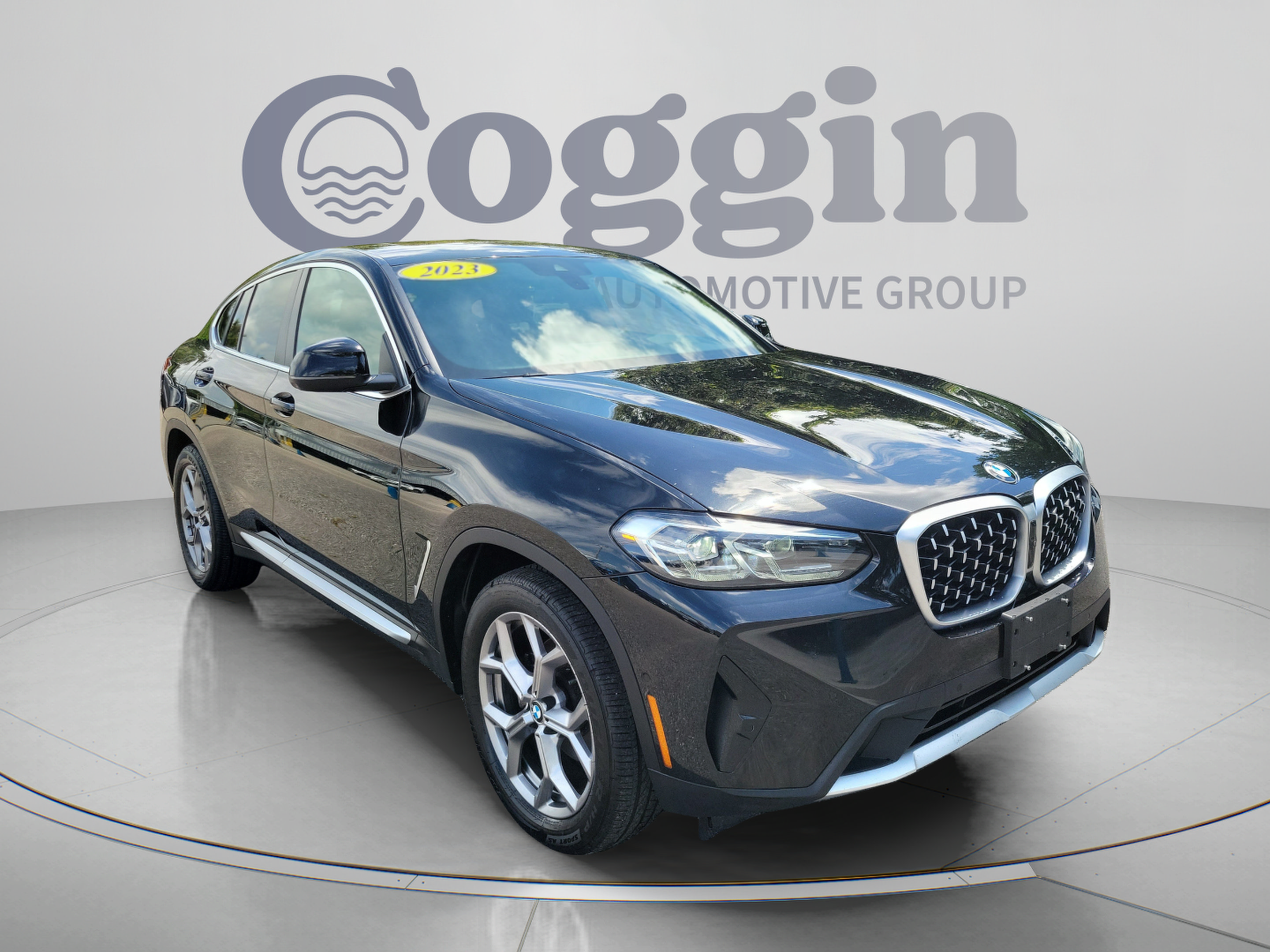 Used 2023 BMW X4 xDrive30i AWD/4WD image 4