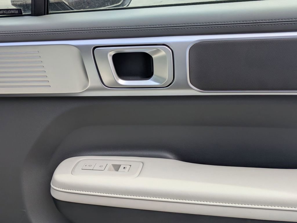 Used 2025 Hyundai Santa Fe SEL image 32