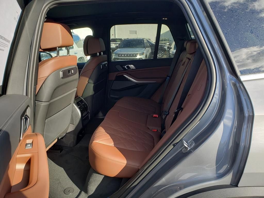 New 2026 BMW X5 xDrive40i w/ Climate Comfort Package image 7