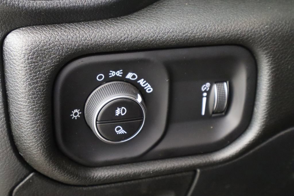 New 2026 RAM 1500 Express AWD/4WD image 22