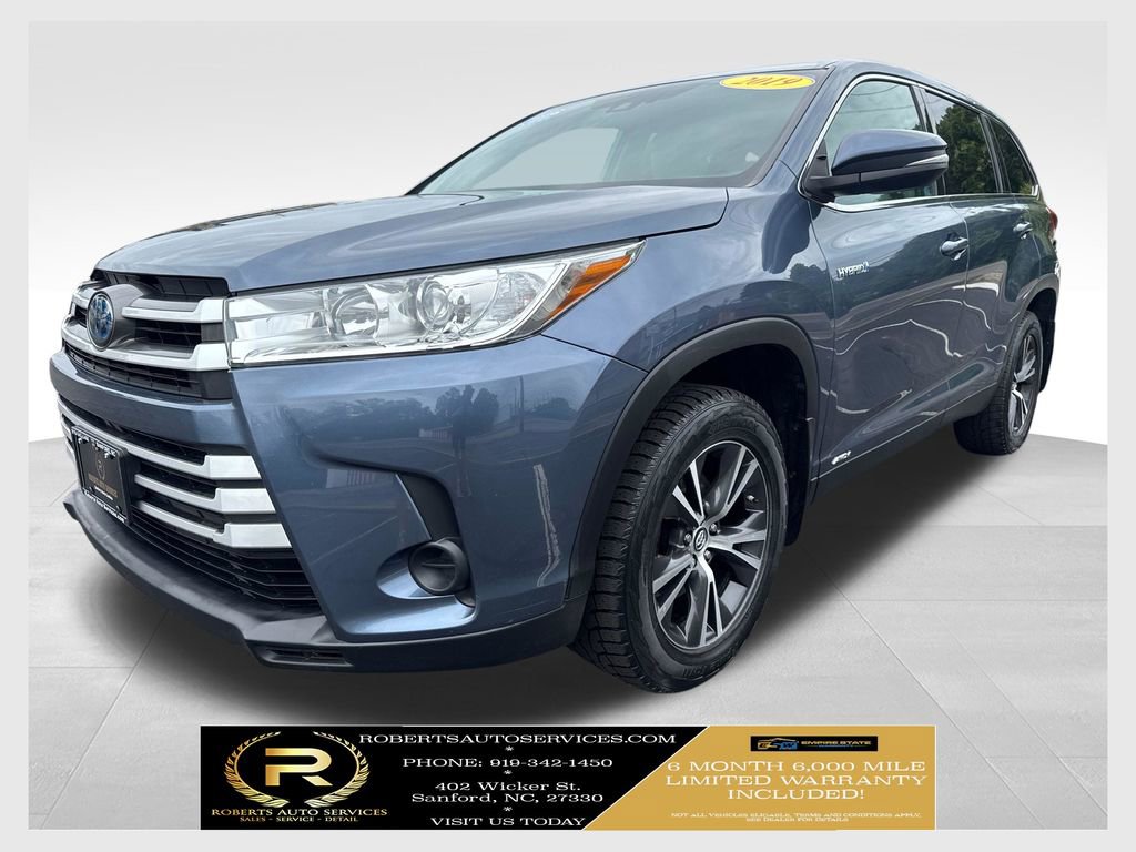 Used 2019 Toyota Highlander LE AWD/4WD image 1