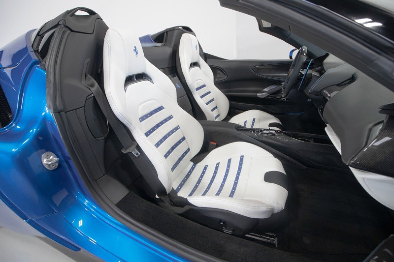 Used 2024 Ferrari SF90 Spider image 72