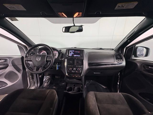 Used 2017 Dodge Grand Caravan SE image 11