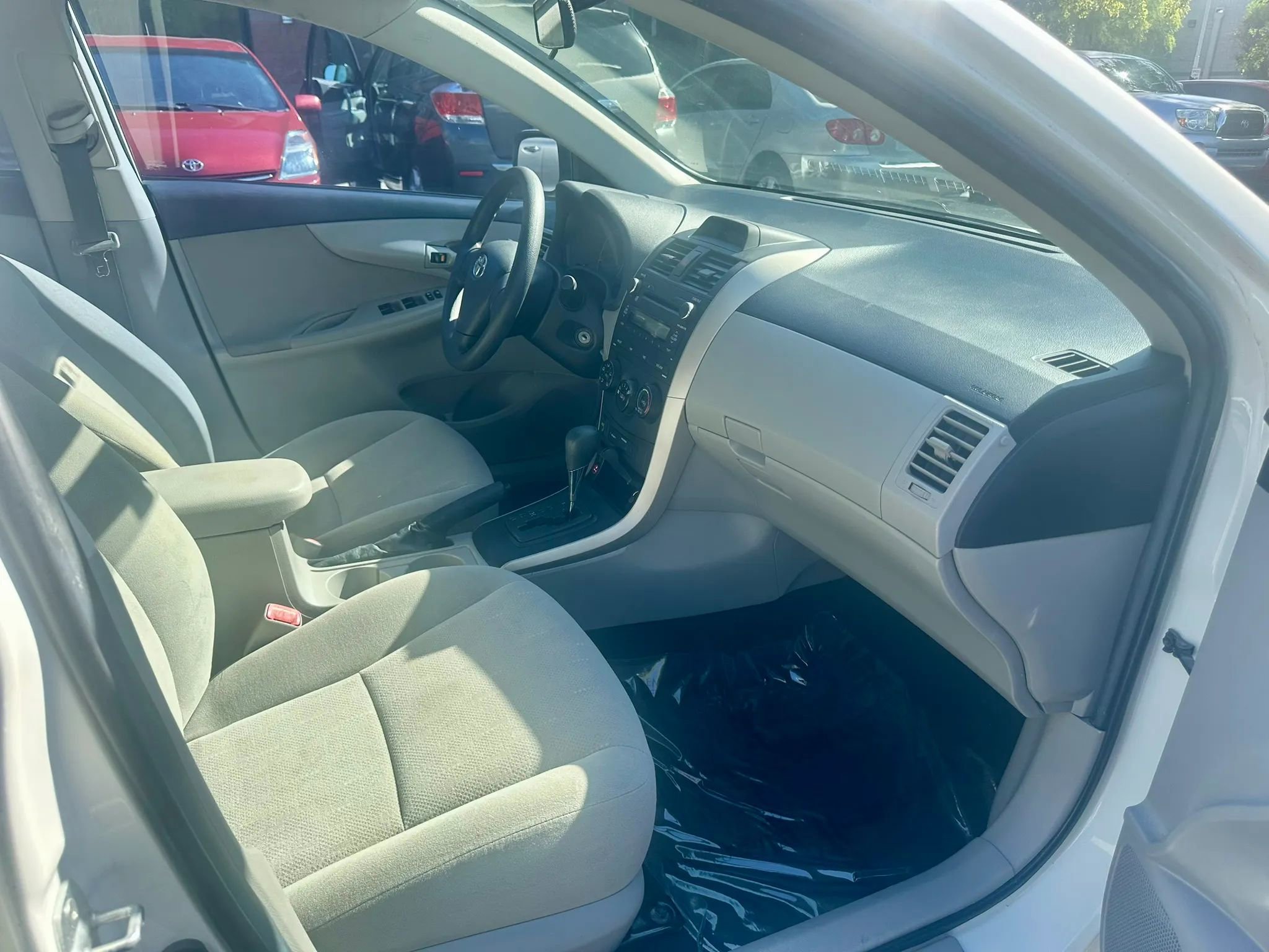 Used 2013 Toyota Corolla L FWD image 11