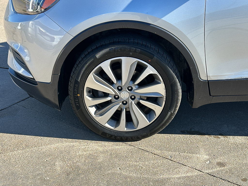 Used 2019 Buick Encore Preferred image 3
