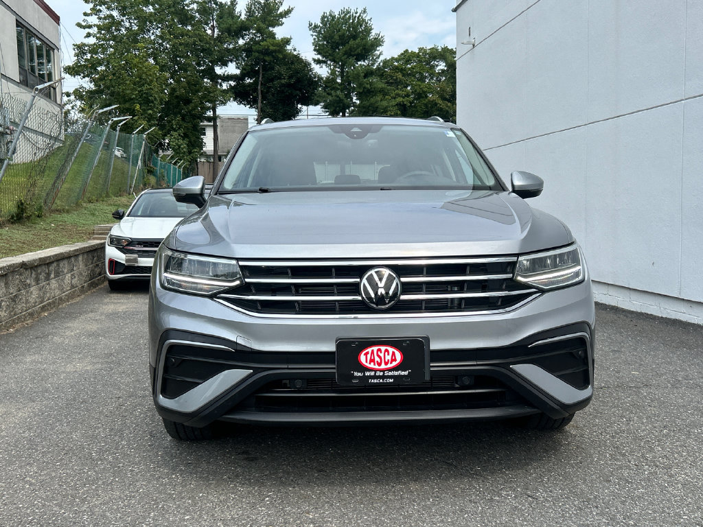 Used 2024 Volkswagen Tiguan SE AWD/4WD image 8