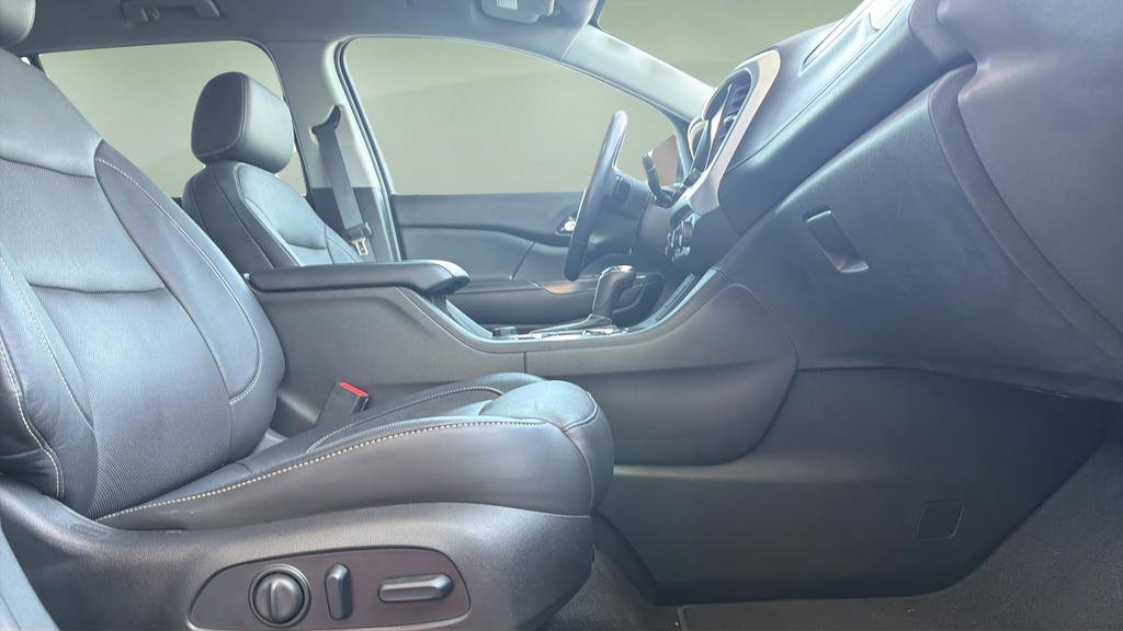 Used 2018 GMC Acadia SLT image 11