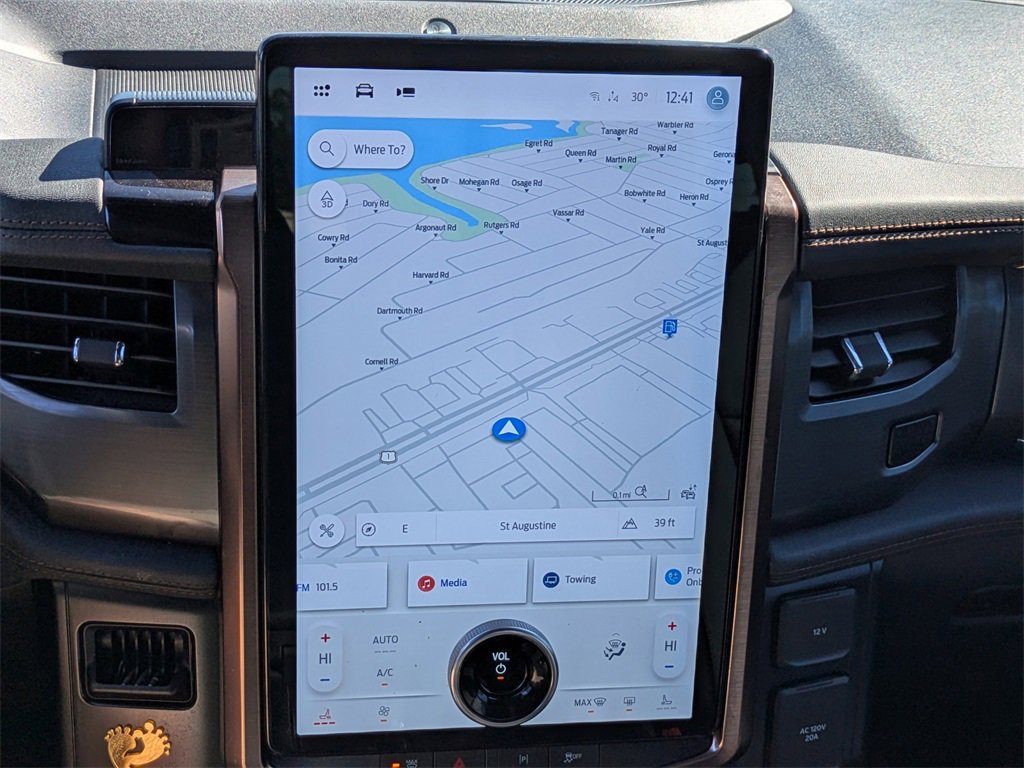 Used 2023 Ford F150 Lightning Lariat image 21