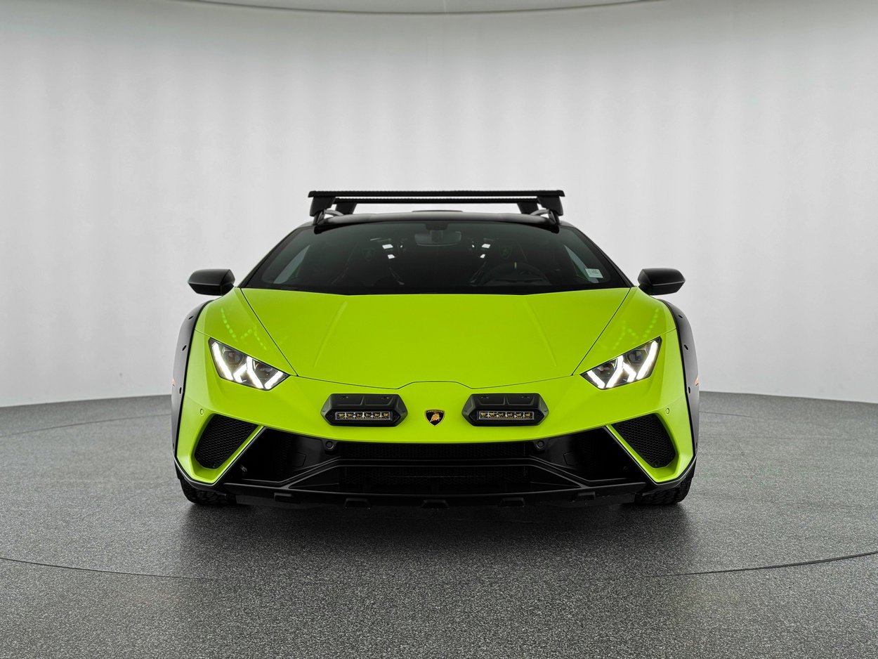 Used 2023 Lamborghini Huracan Sterrato image 10