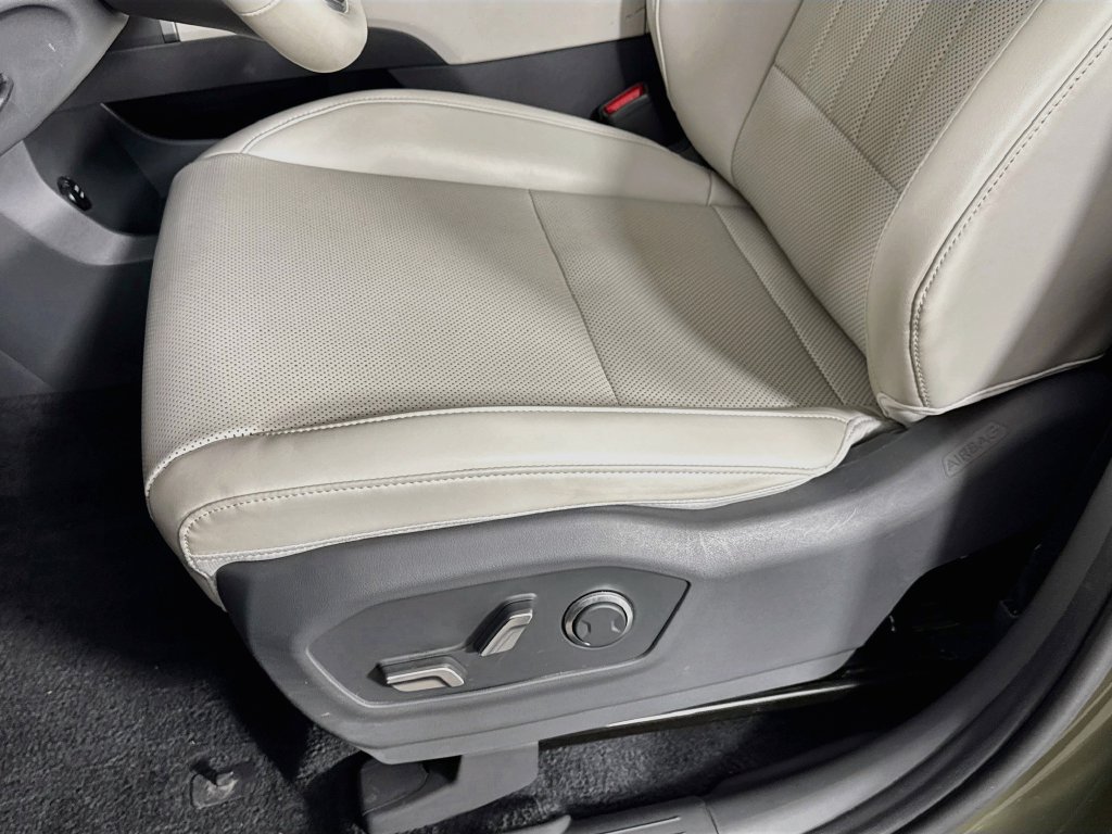 Used 2025 Hyundai Santa Fe SEL FWD image 23