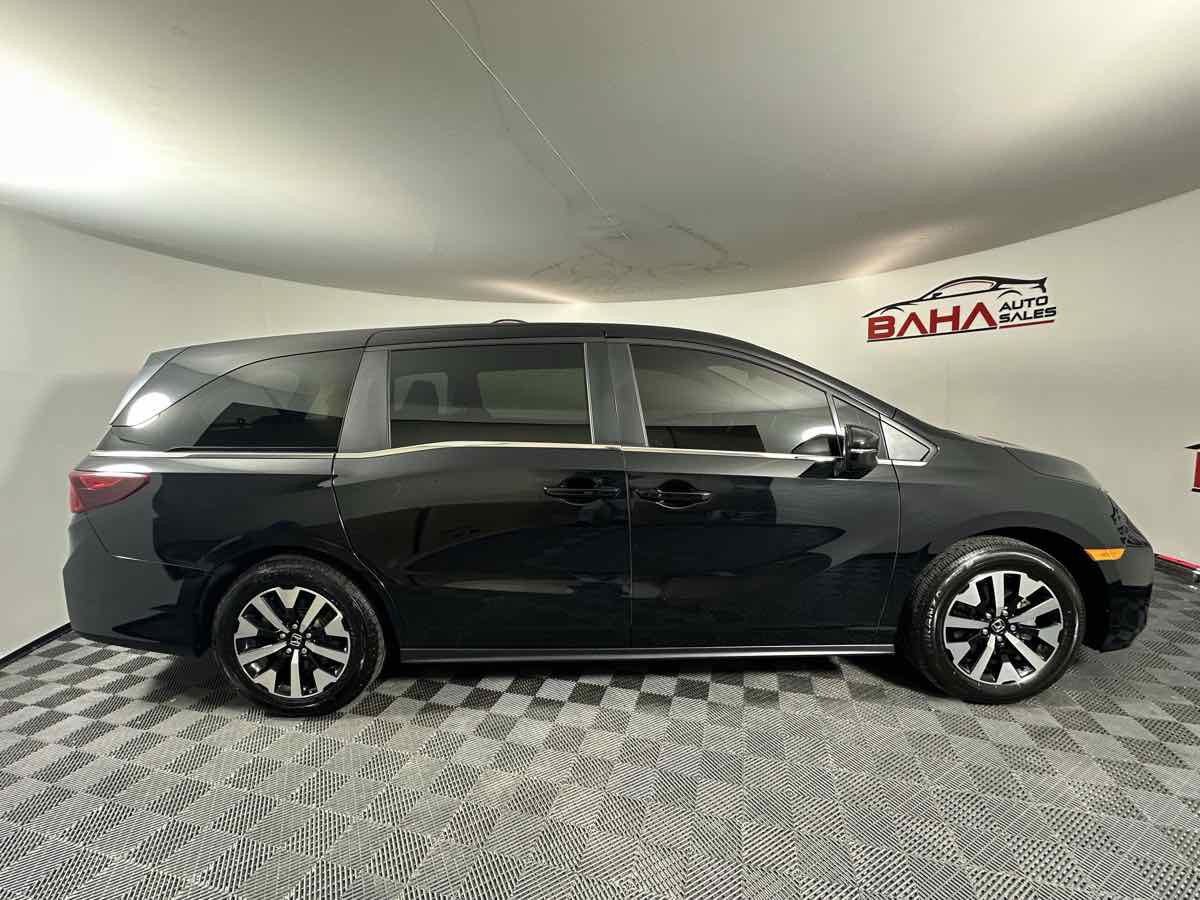Used 2025 Honda Odyssey EX-L image 11
