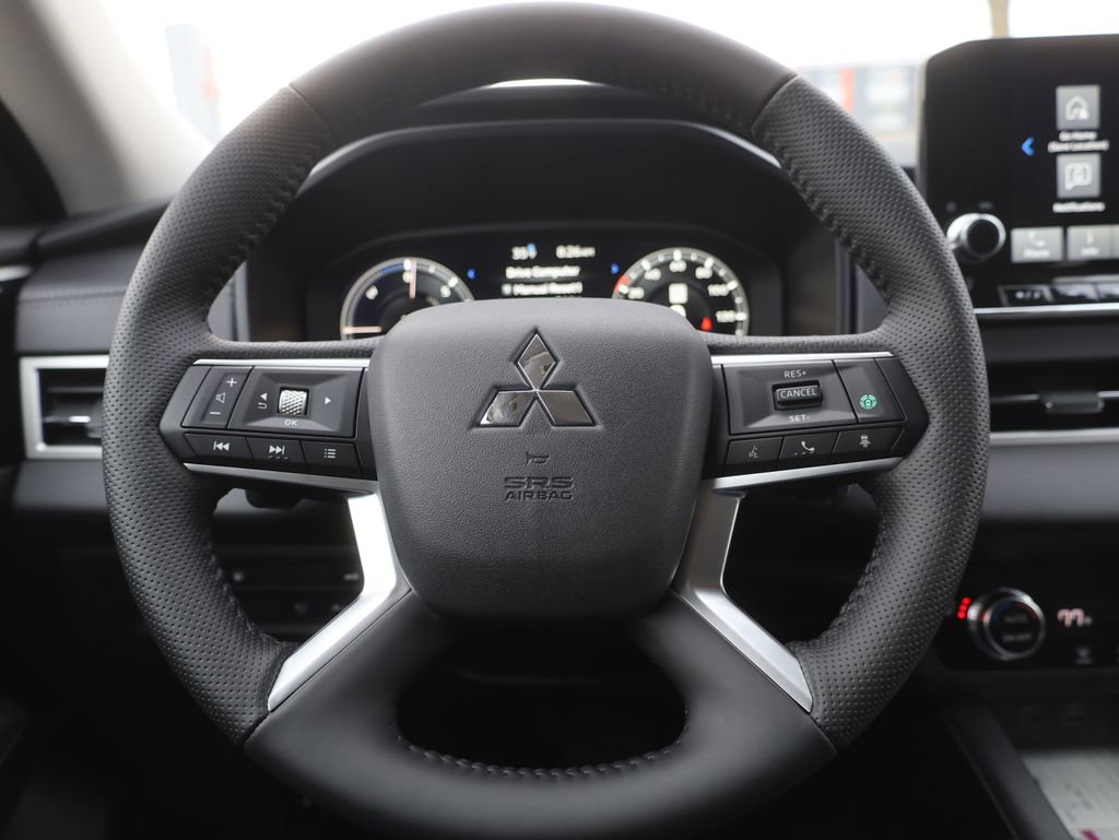 New 2025 Mitsubishi Outlander SE image 45