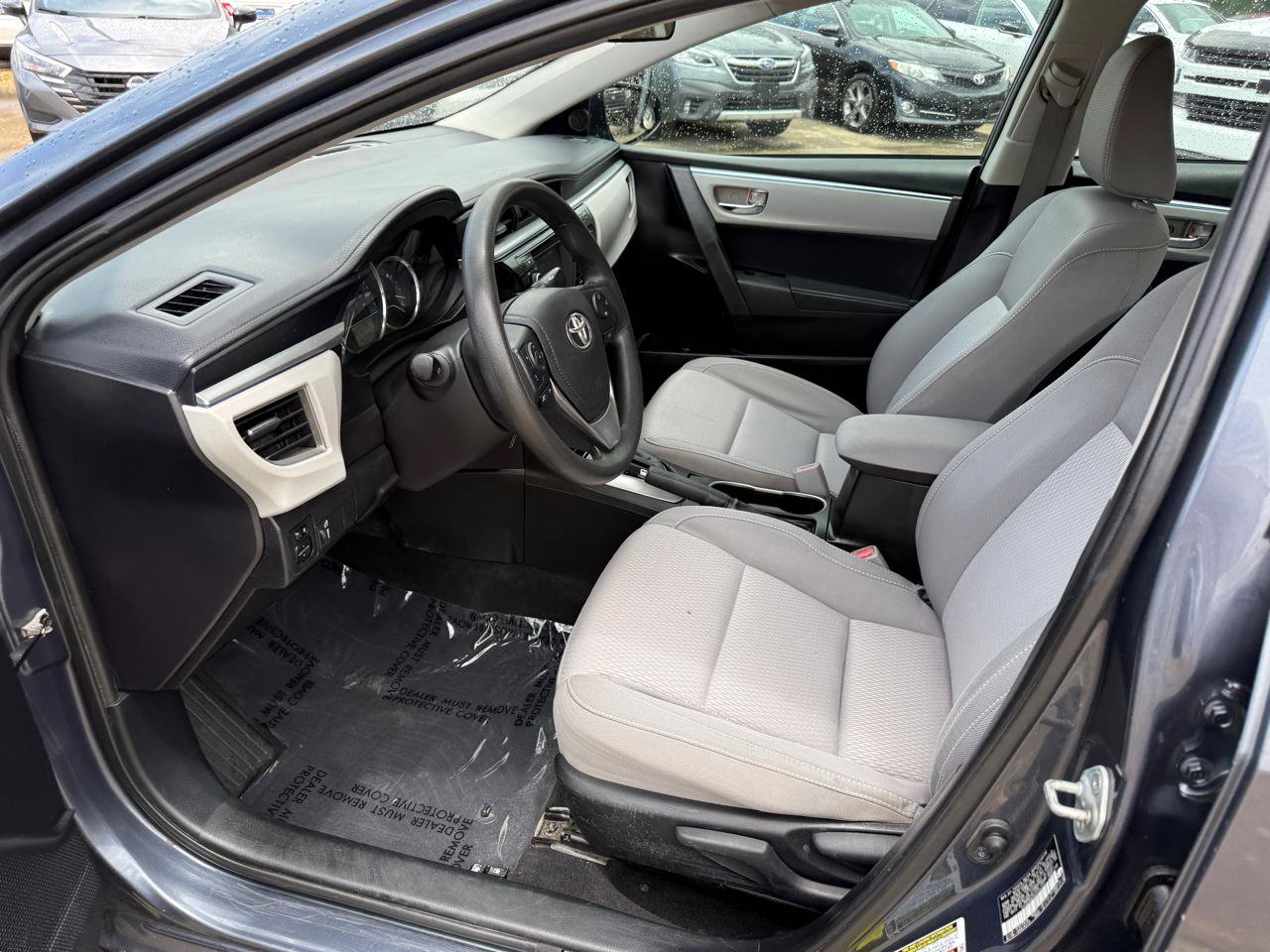 Used 2015 Toyota Corolla LE FWD image 9