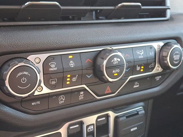 Used 2024 Jeep Gladiator Sport image 18