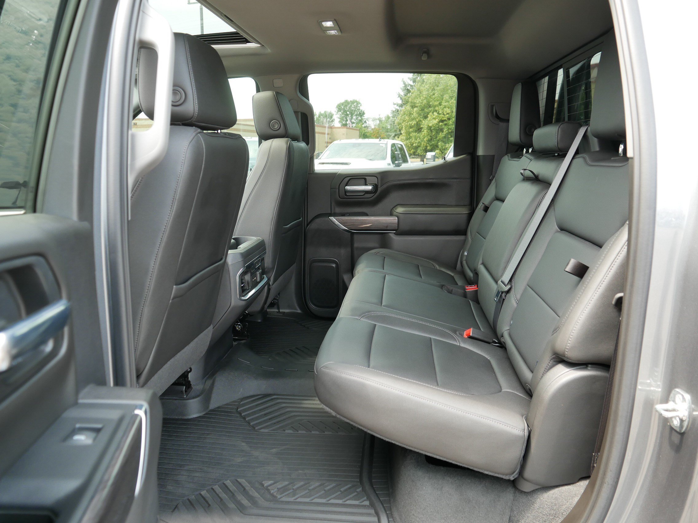 Used 2021 Chevrolet Silverado 1500 LTZ AWD/4WD image 36