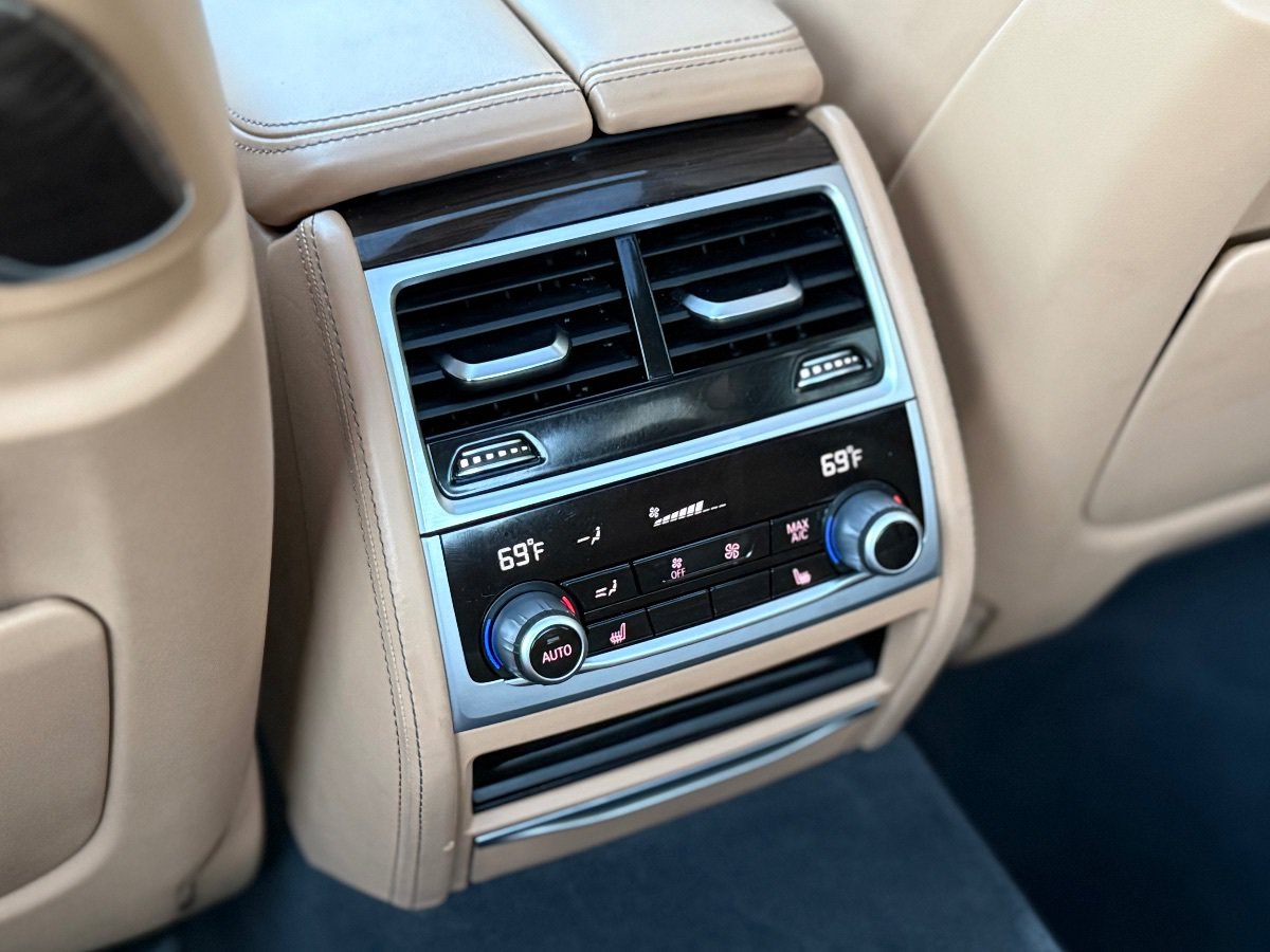 Used 2022 BMW 740i RWD image 25