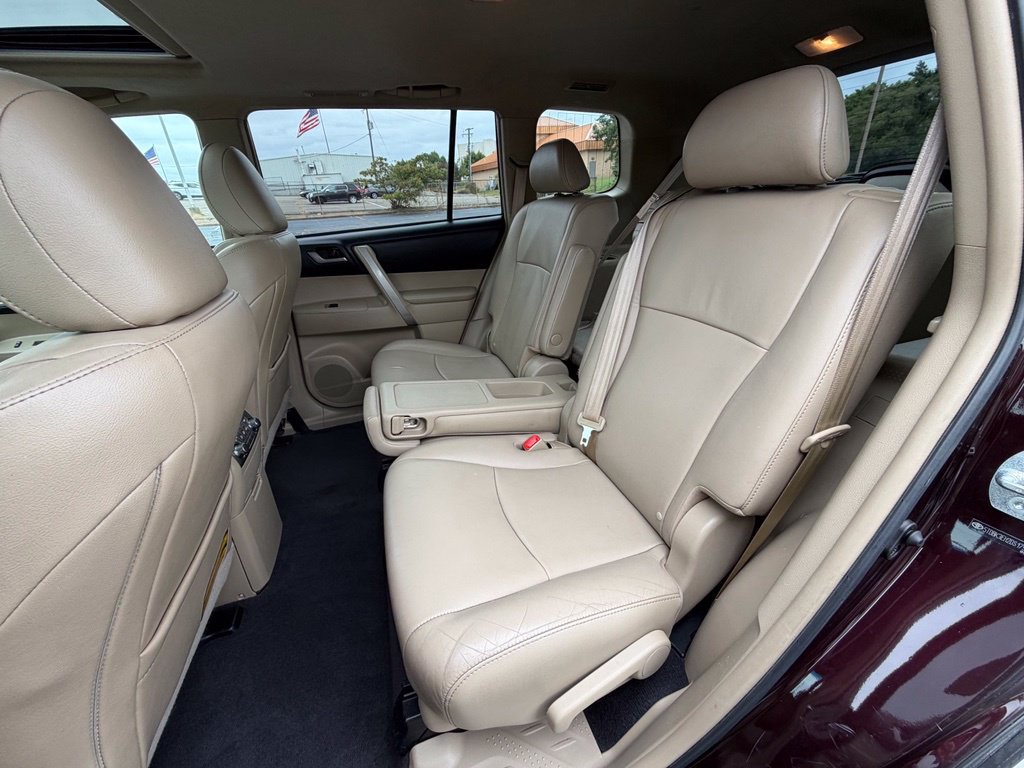 Used 2013 Toyota Highlander SE AWD/4WD image 29