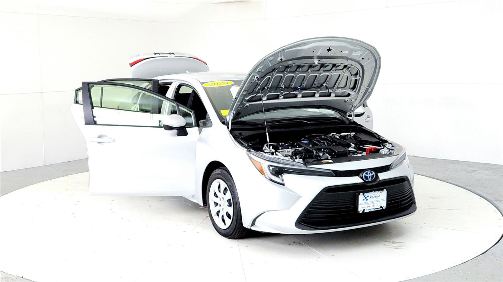 Used 2024 Toyota Corolla LE image 9