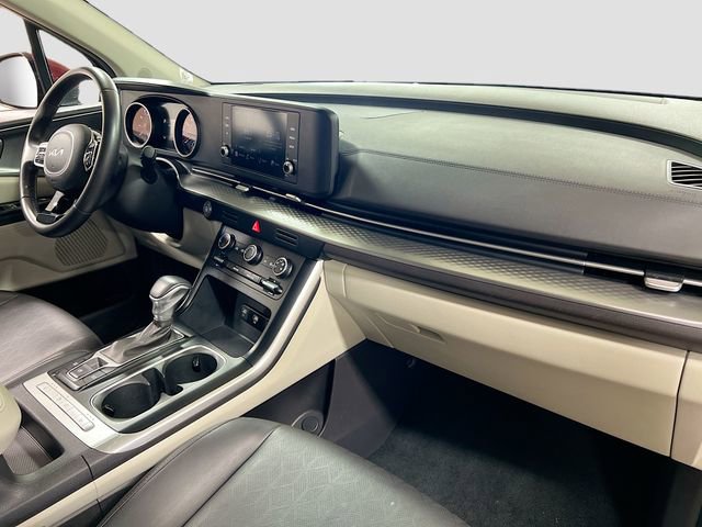 Used 2024 Kia Carnival LX FWD image 30