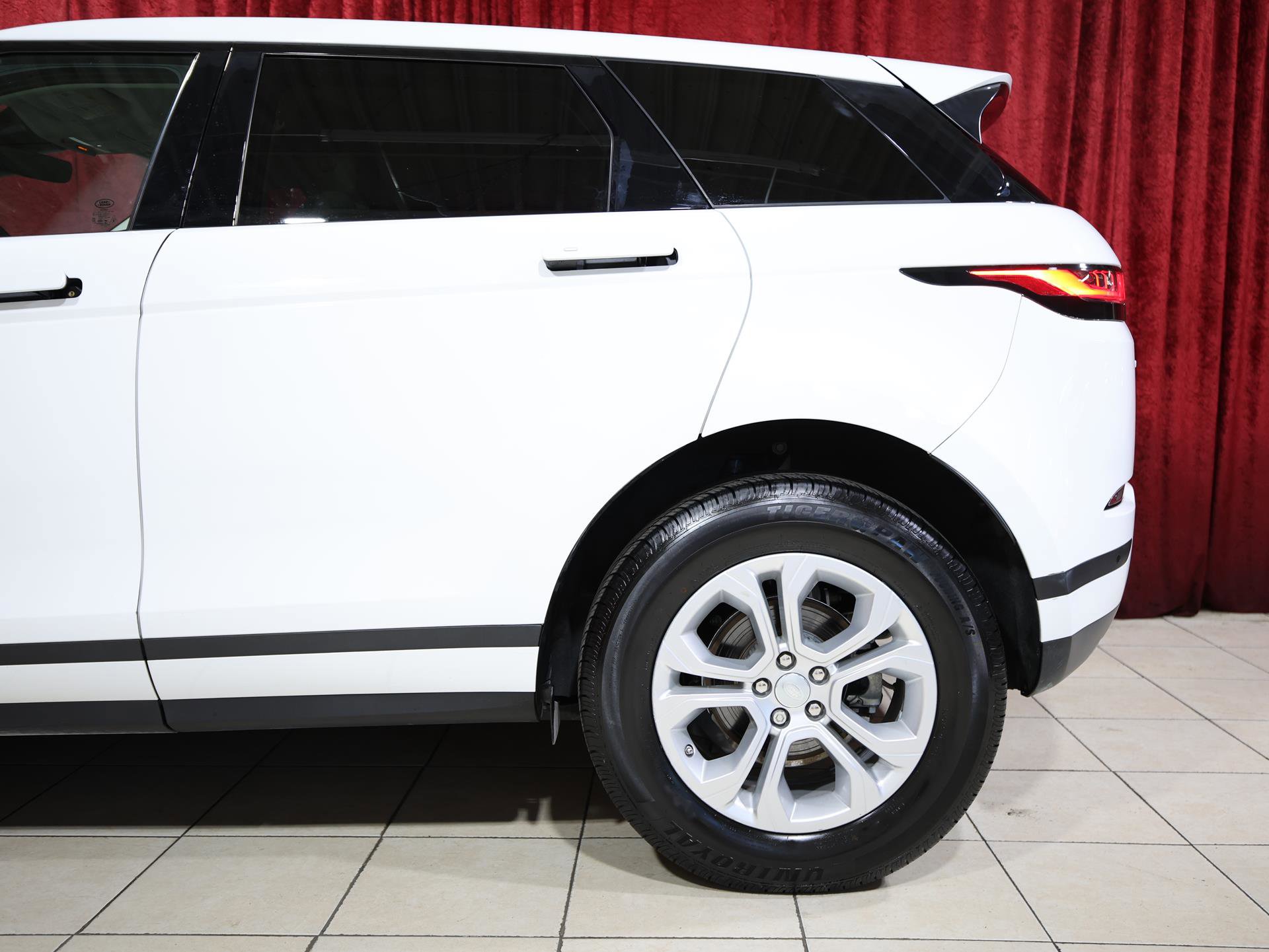 Used 2020 Land Rover Range Rover Evoque S image 6