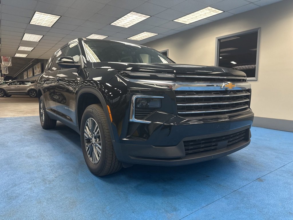 Certified 2025 Chevrolet Traverse LT