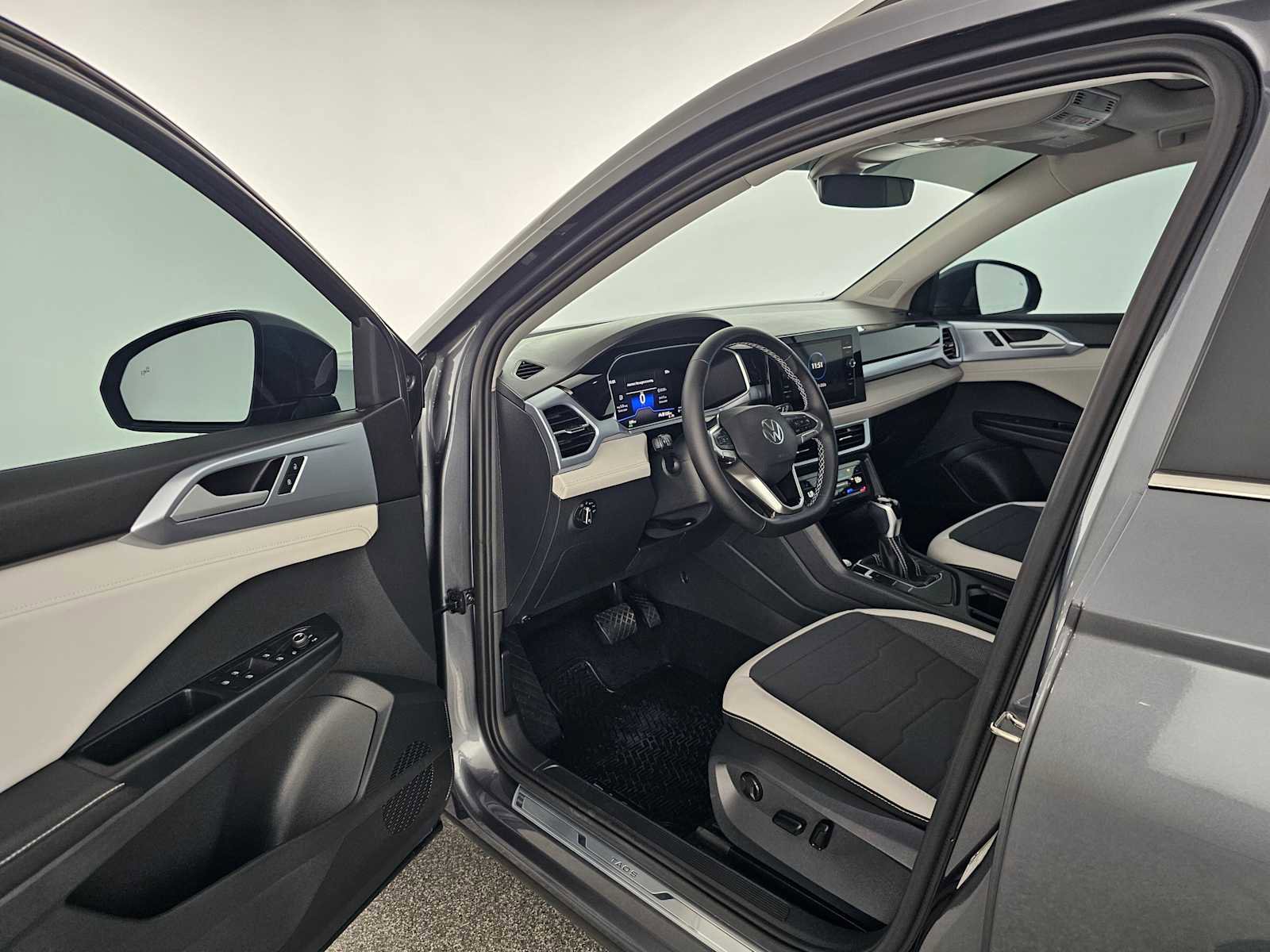 Used 2026 Volkswagen Taos SE image 19