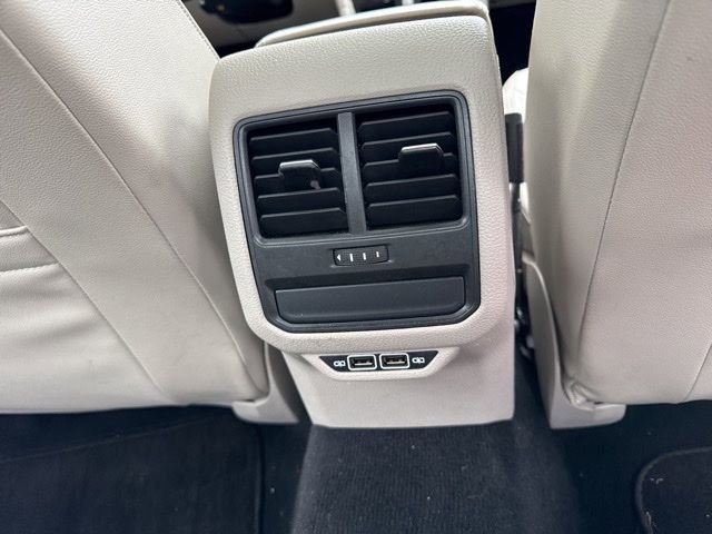 Used 2022 Volkswagen Passat 2.0T SE image 32