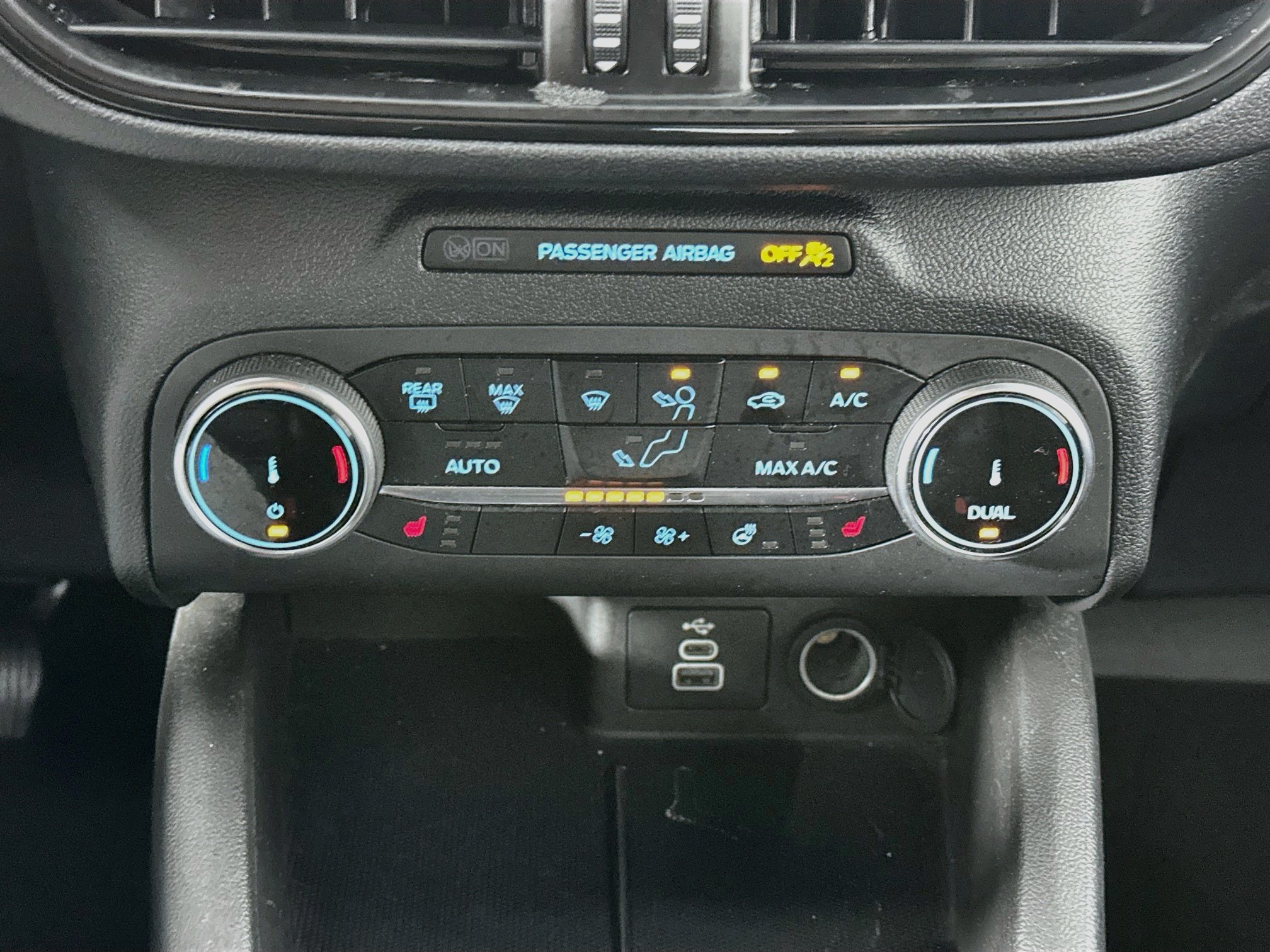 Used 2025 Ford Escape ST-Line Select AWD/4WD image 24