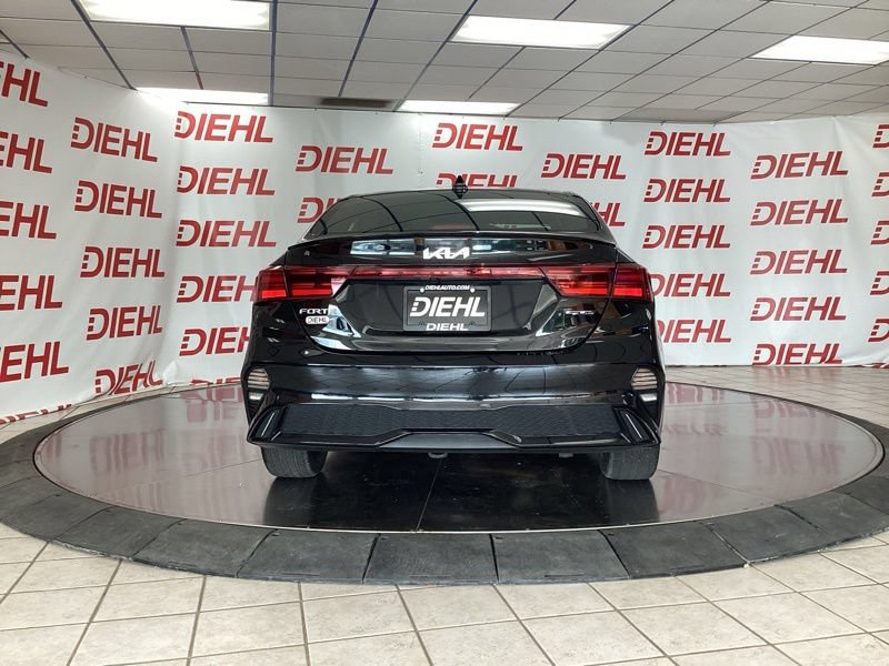 Used 2023 Kia Forte GT-Line w/ GT-Line Technology Package FWD image 6