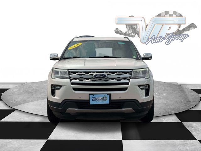 Used 2019 Ford Explorer XLT w/ Equipment Group 202A AWD/4WD image 2