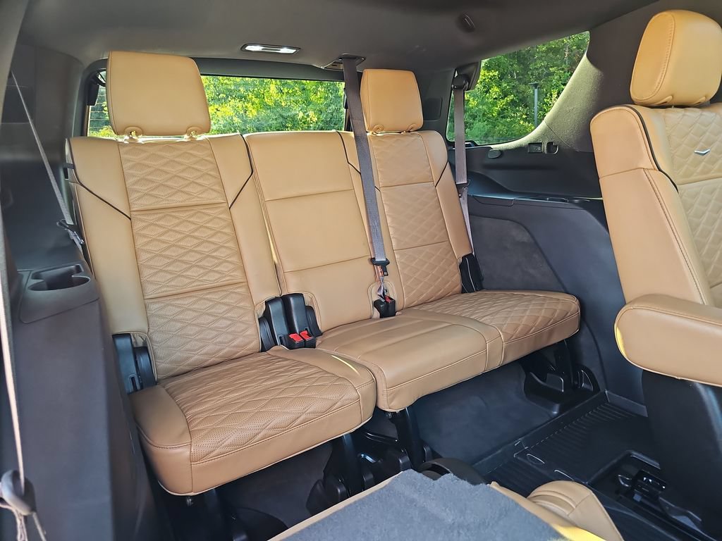 Used 2022 Cadillac Escalade Premium Luxury AWD/4WD image 31