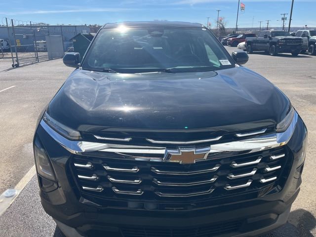 Used 2025 Chevrolet Equinox LT image 2