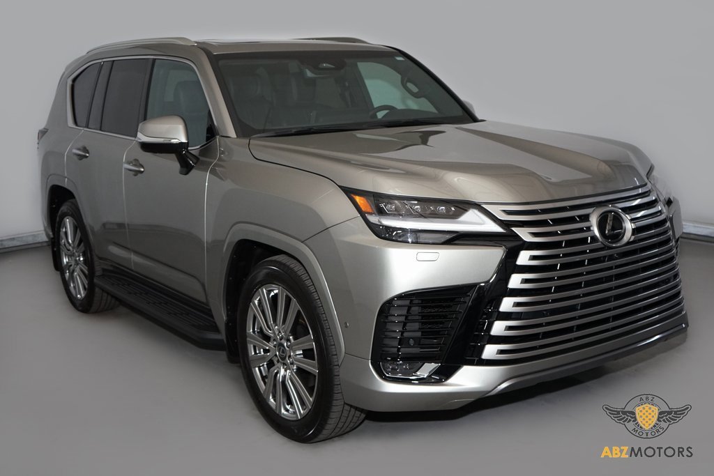 Used 2025 Lexus LX 700h Ultra Luxury image 2