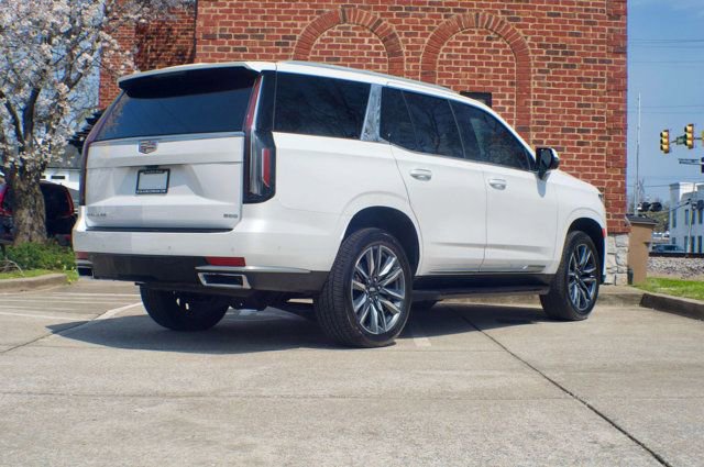 Used 2021 Cadillac Escalade Premium Luxury w/ Performance Package AWD/4WD image 5