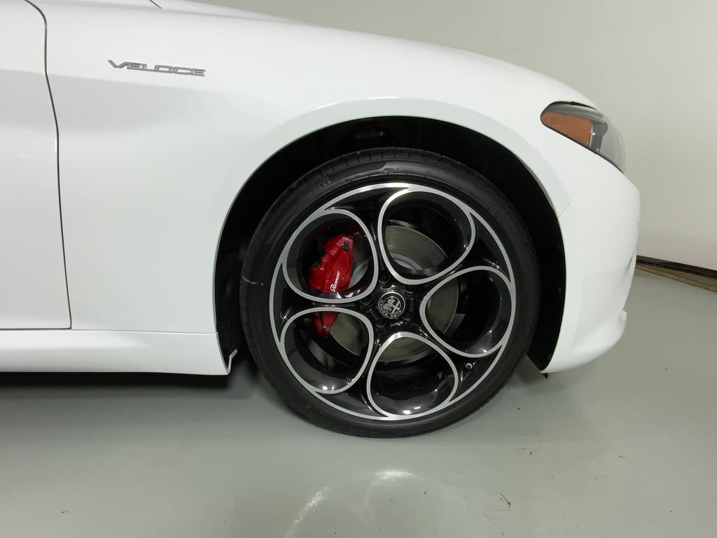 New 2026 Alfa Romeo Giulia AWD image 5