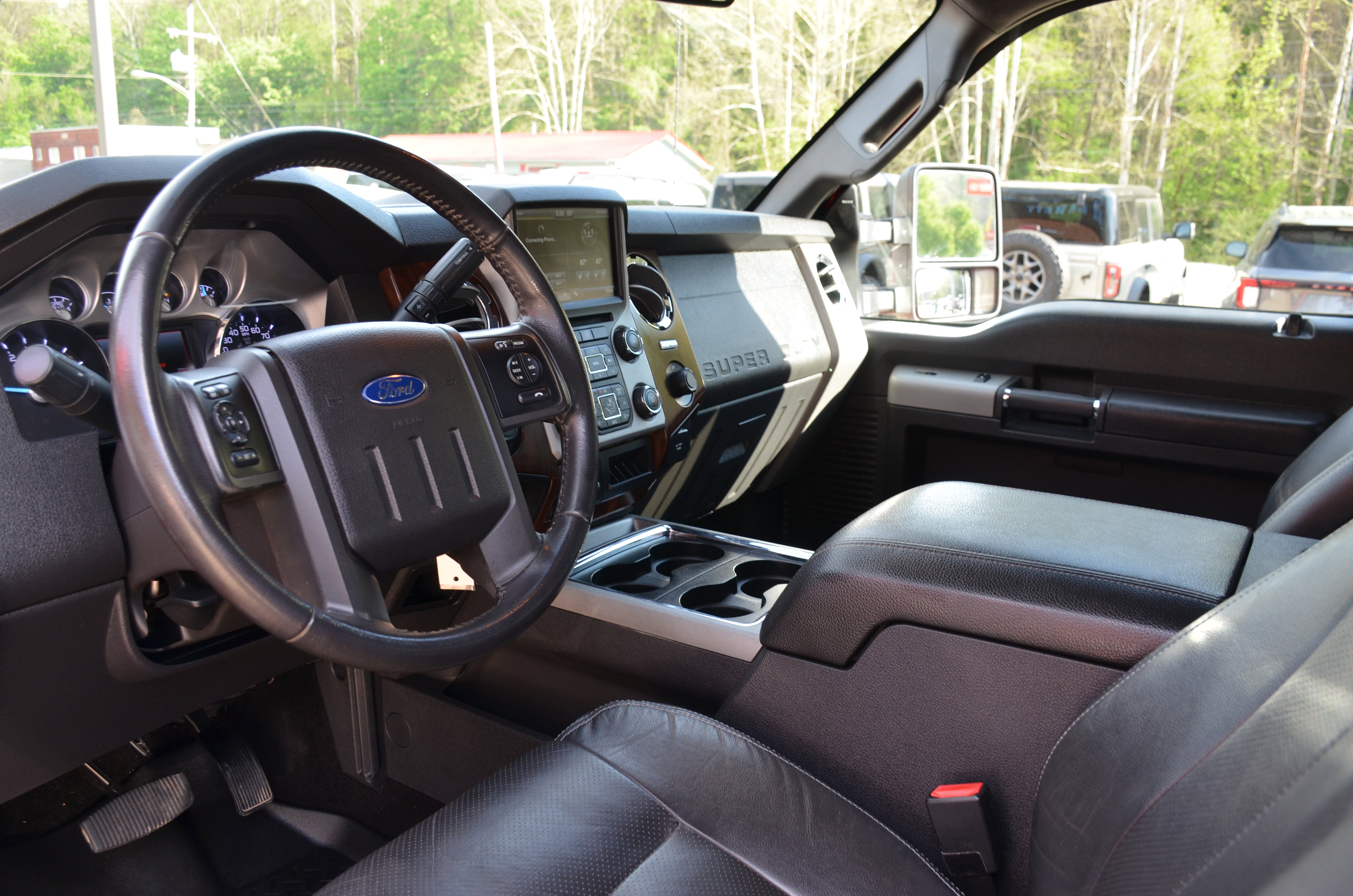 Used 2014 Ford F350 Lariat w/ Lariat Interior Package image 18